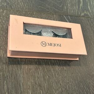Black Mejosi Eyelashes